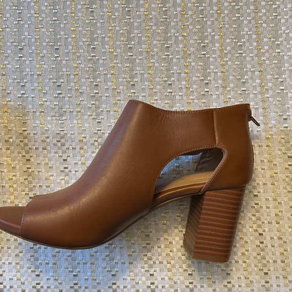Giani Bernini Brown Peep-Toe Gold Buckle Horse Bit Block Heel Shooties size 8.5 - Picture 9 of 15